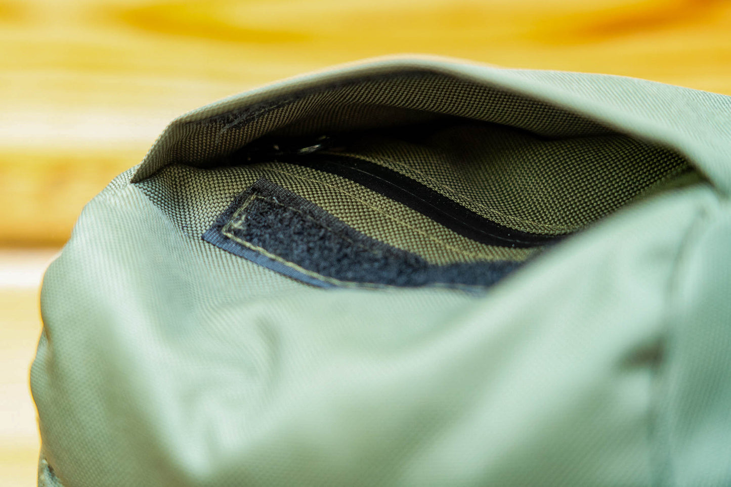 Średnia poduszka strzelecka "Bob" z paskami i wypełnieniem