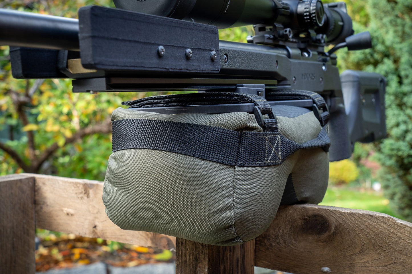 Set: "X-frame" frame and medium "Bob" shooting bag