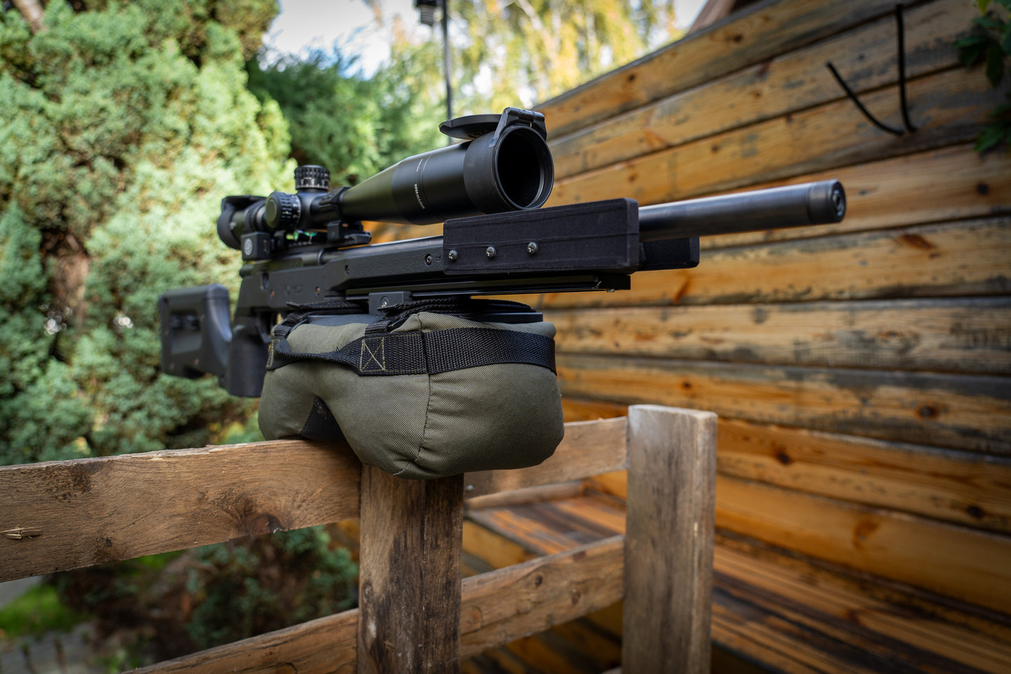 Set: "X-frame" frame and medium "Bob" shooting bag